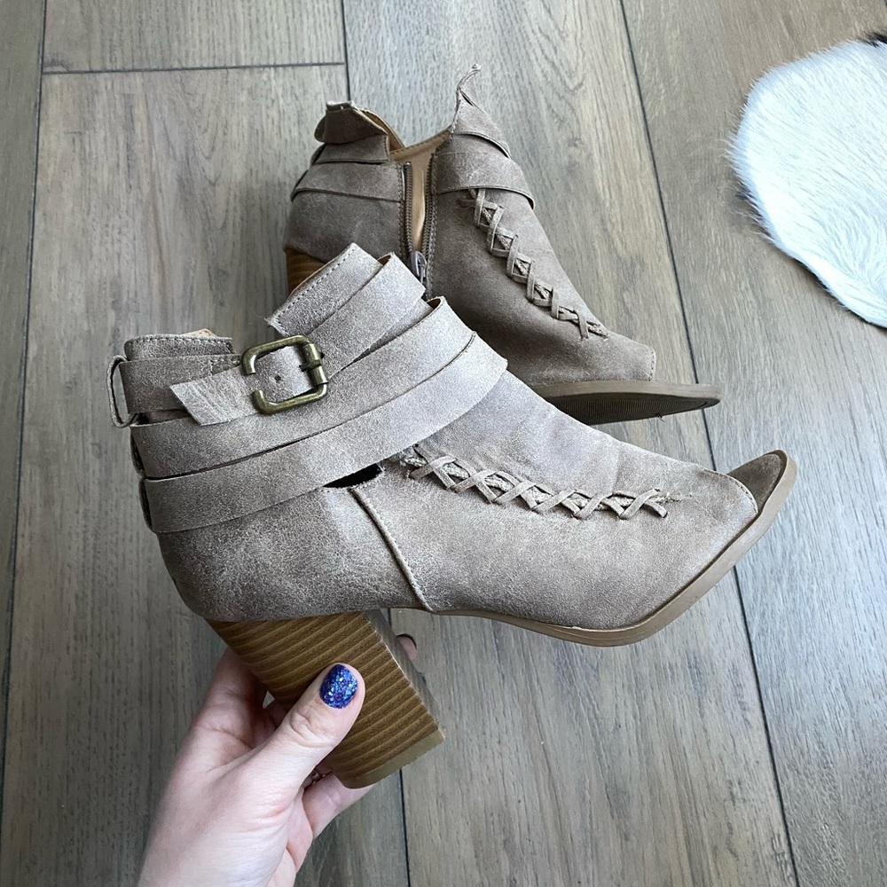 Taupe Peep Toe Heels | Size 8.5